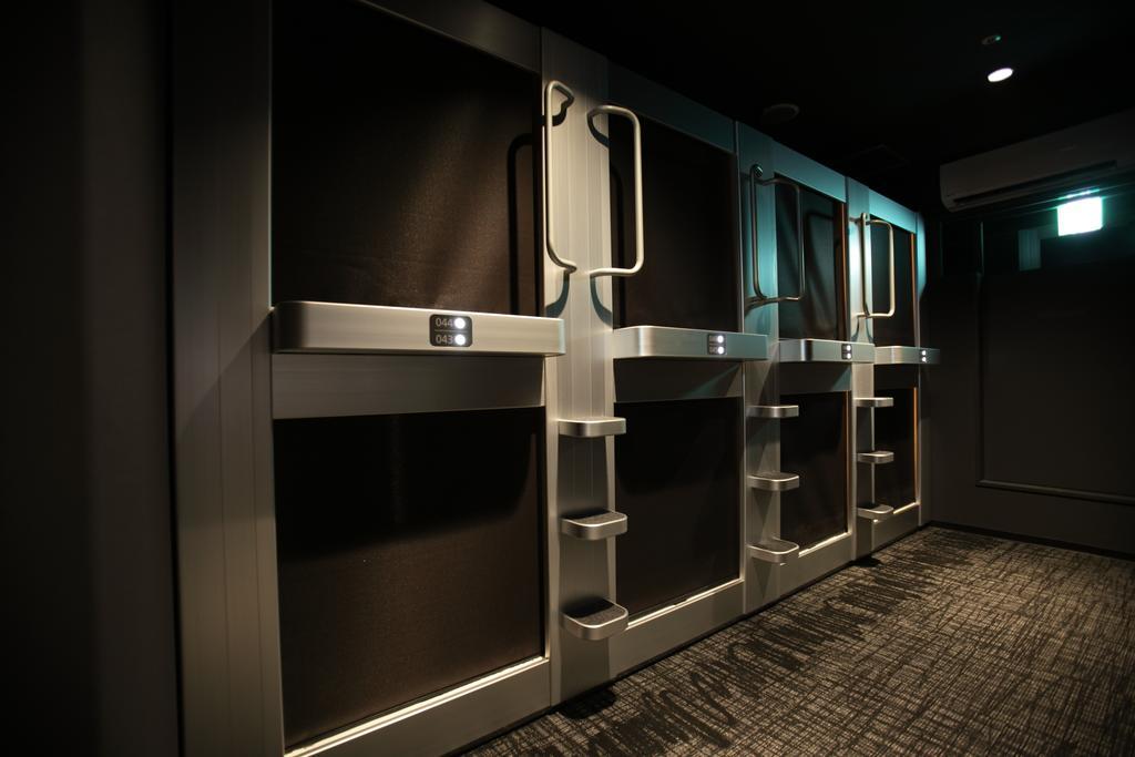 New Japan Capsule Hotel Cabana Osaca Exterior foto