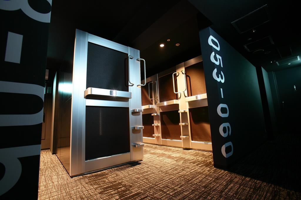 New Japan Capsule Hotel Cabana Osaca Quarto foto