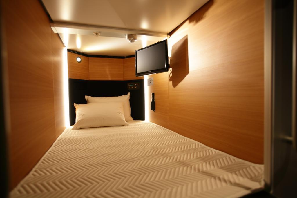 New Japan Capsule Hotel Cabana Osaca Quarto foto