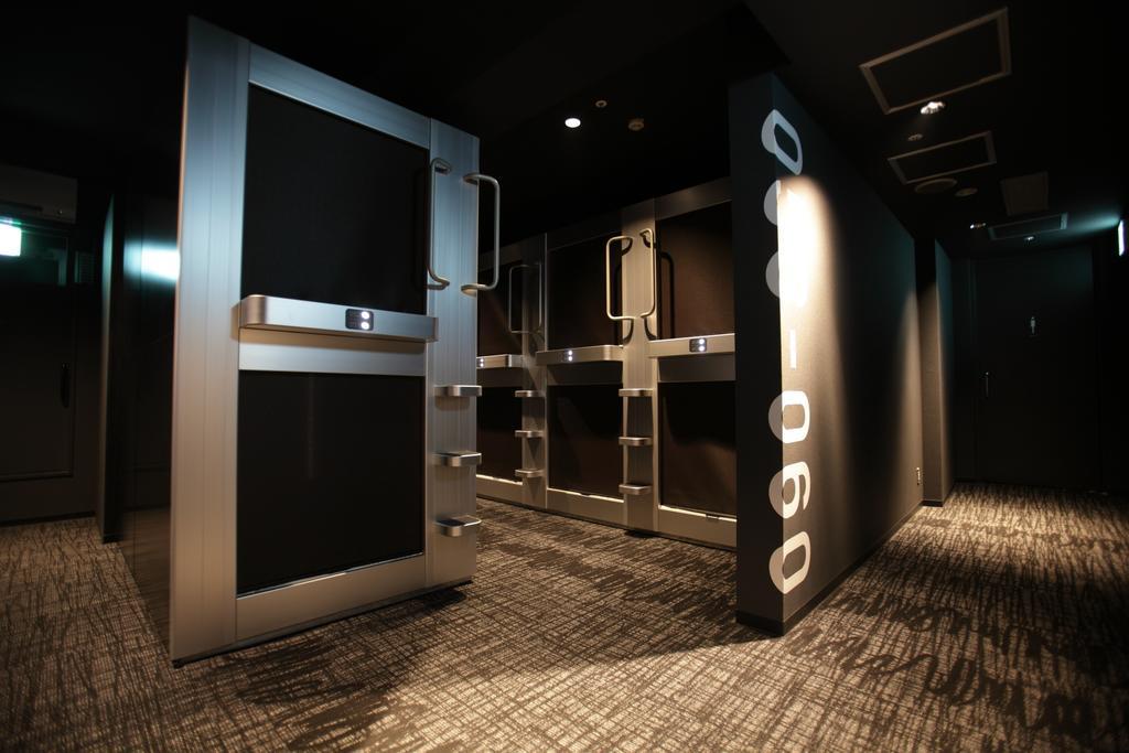 New Japan Capsule Hotel Cabana Osaca Quarto foto