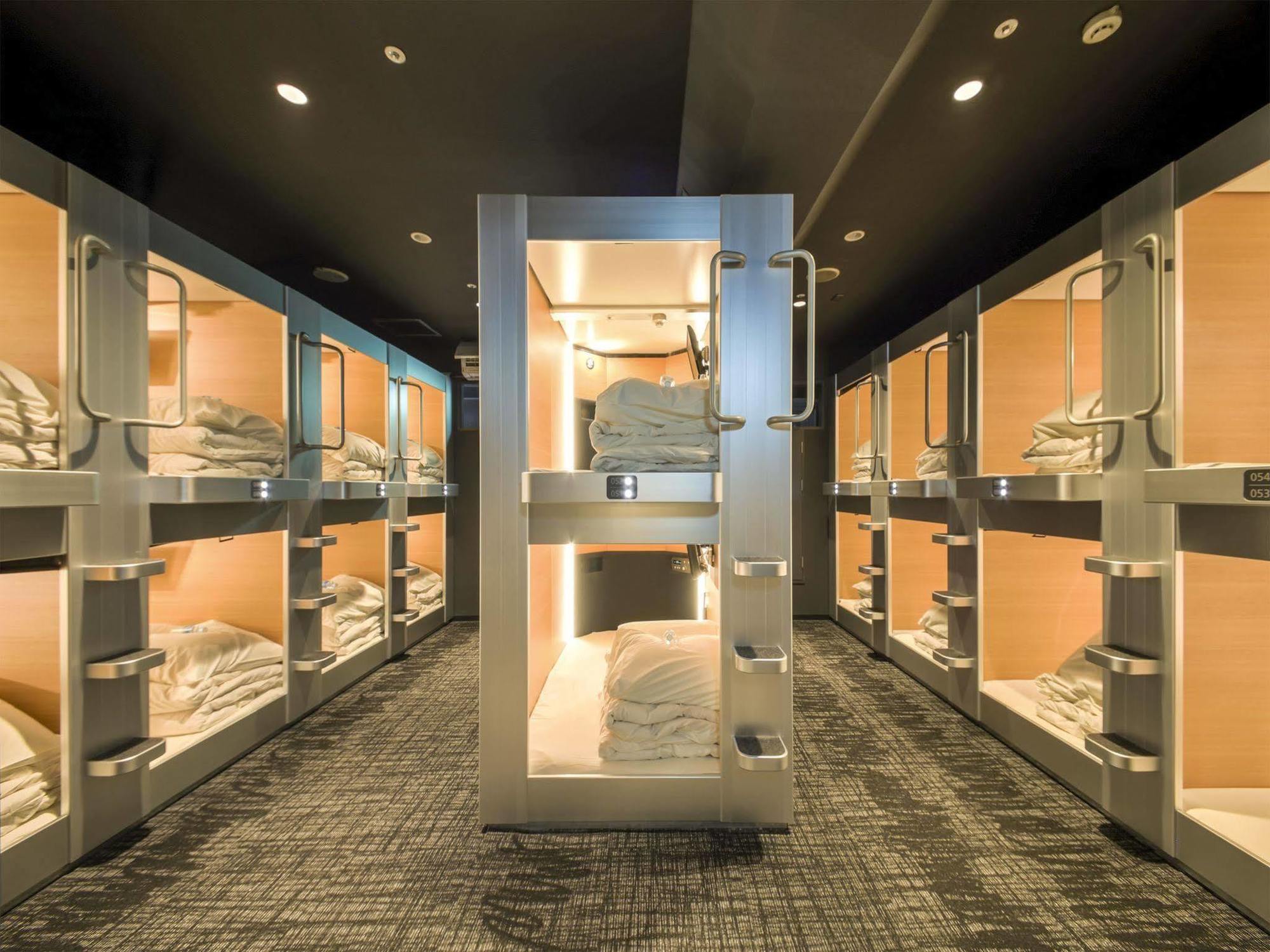 New Japan Capsule Hotel Cabana Osaca Exterior foto