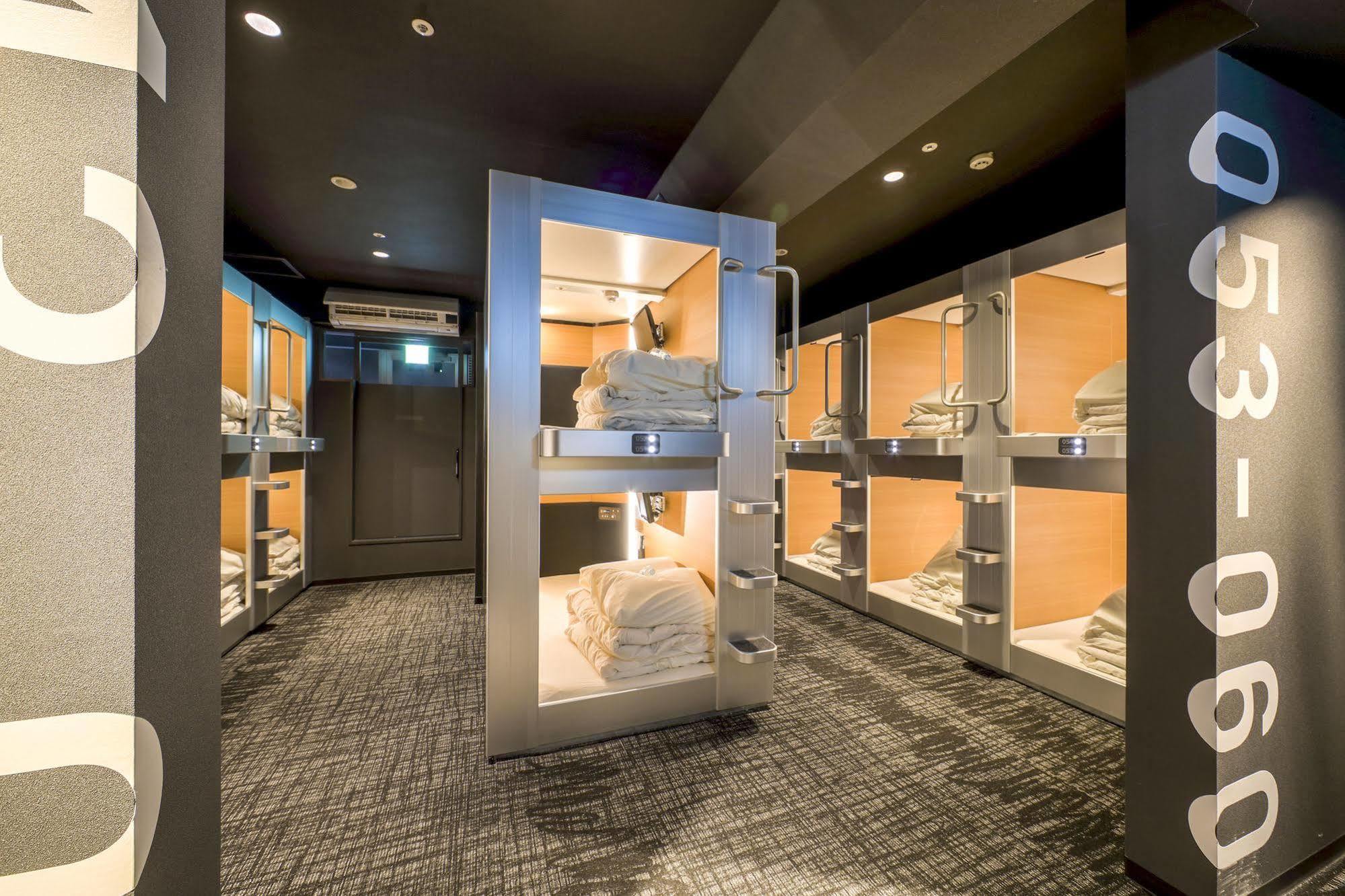 New Japan Capsule Hotel Cabana Osaca Exterior foto