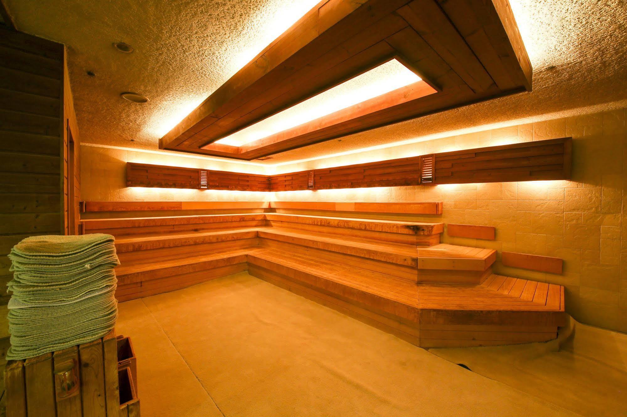 New Japan Capsule Hotel Cabana Osaca Exterior foto